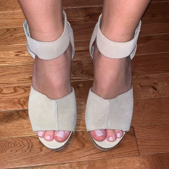 Franco Sarto Platform Wedge - Picture 3 of 3